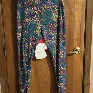 LuLaRoe Women’s TC tall & curvy floral leggings